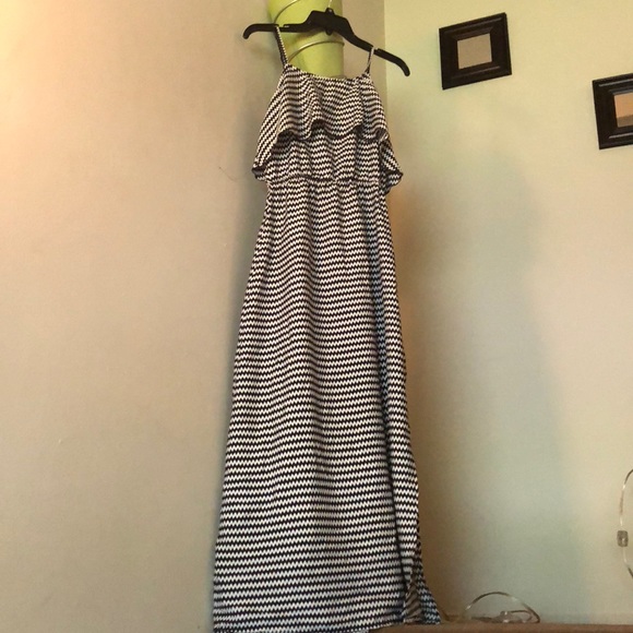 Black and white dress - Picture 1 of 4